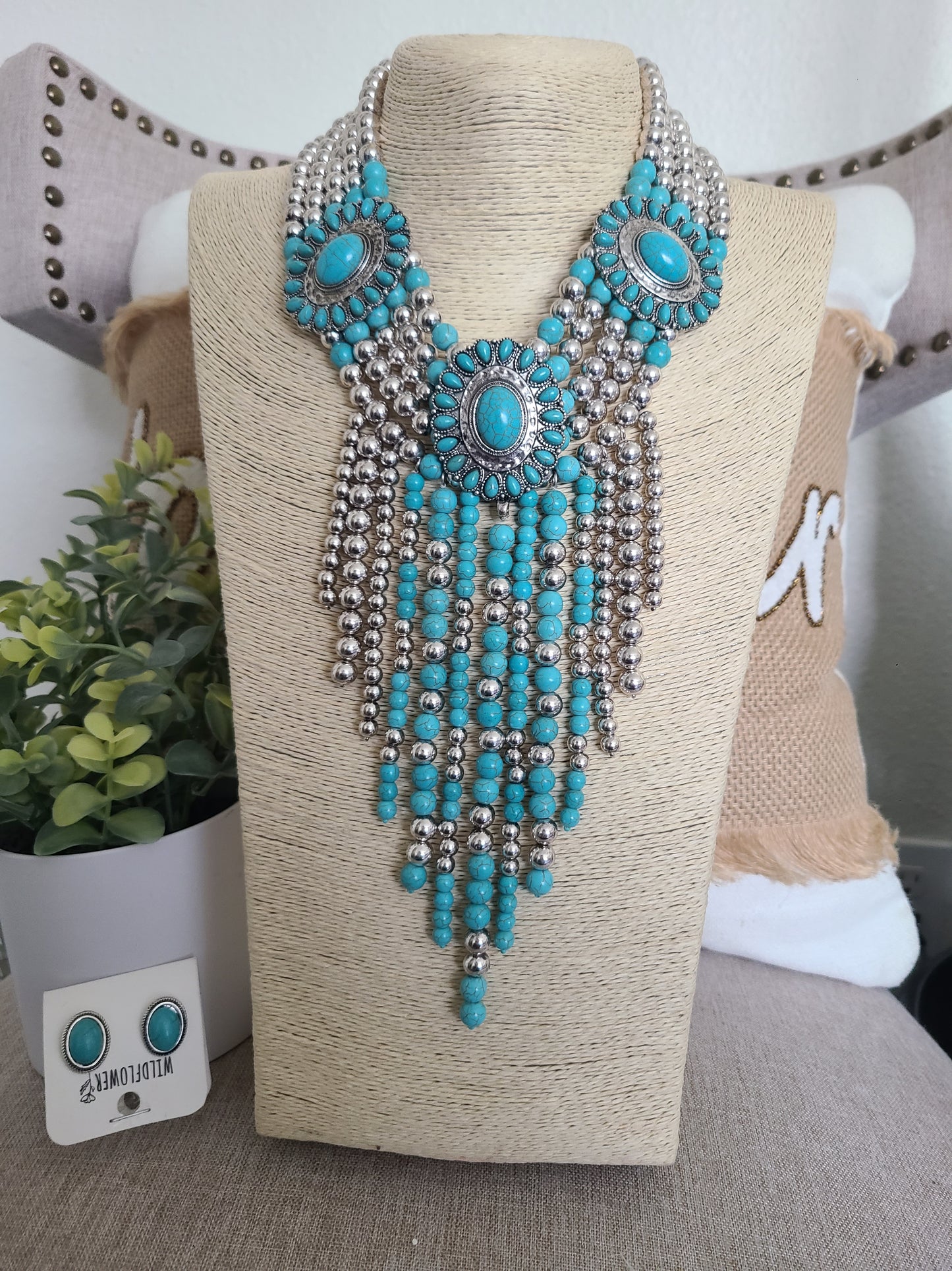 Fancy Vaquera Necklace Set