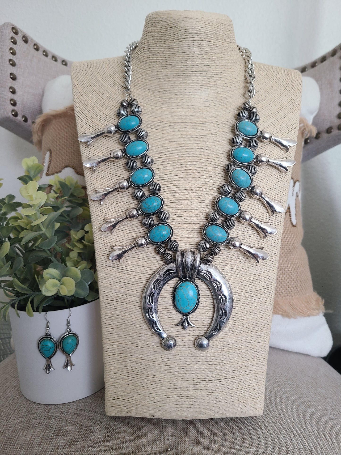 Navah Turquoise Necklace Set