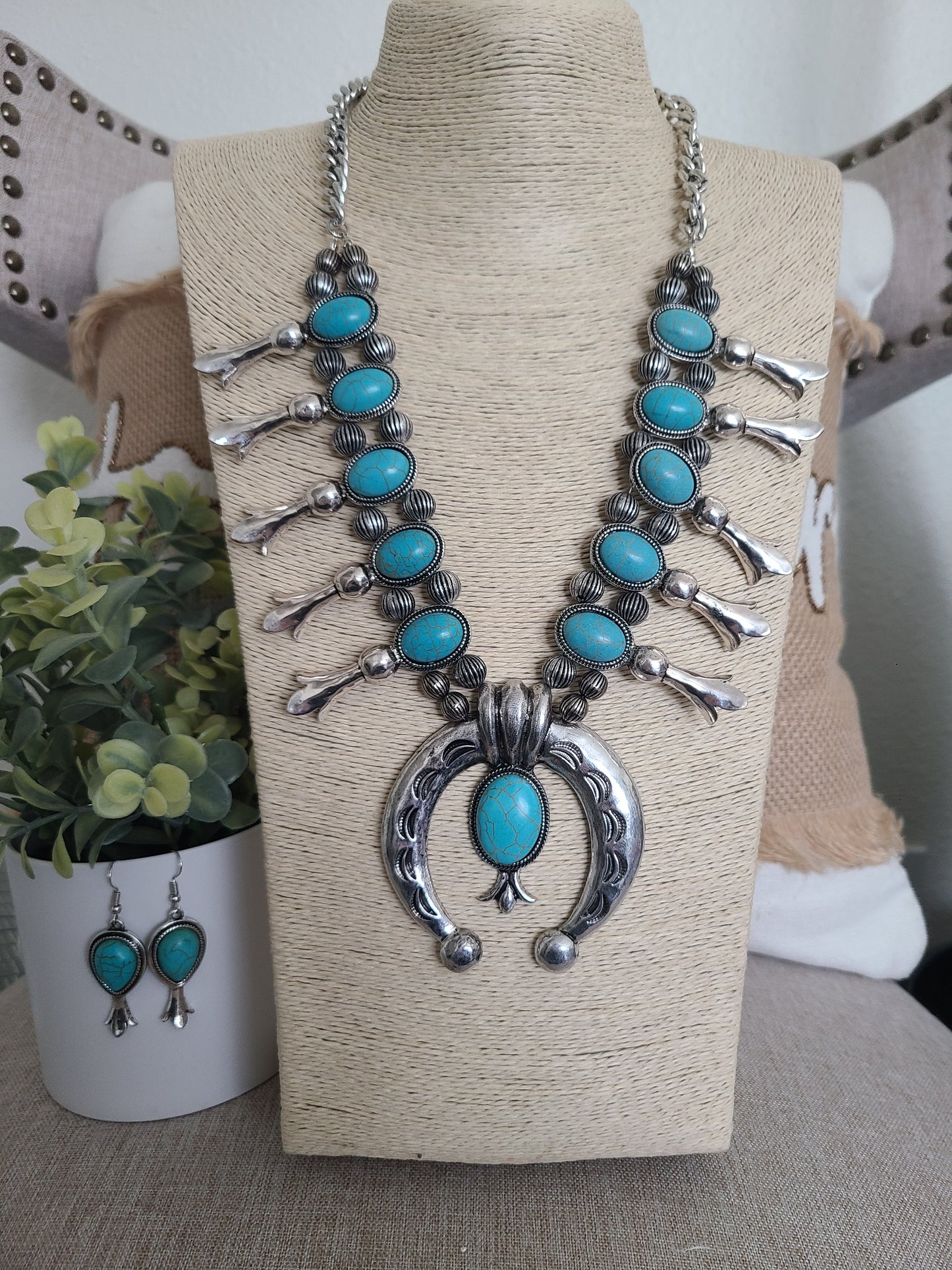 Navah Turquoise Necklace Set